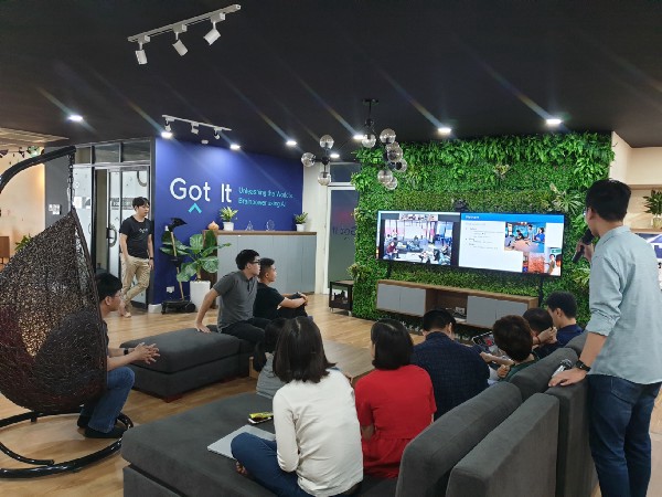 Một buổi họp hành khác