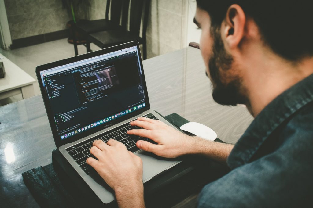 Phương pháp Agile đề cao phần mềm chạy được hơn là tài liệu hướng dẫn (Nguồn: Unsplash).