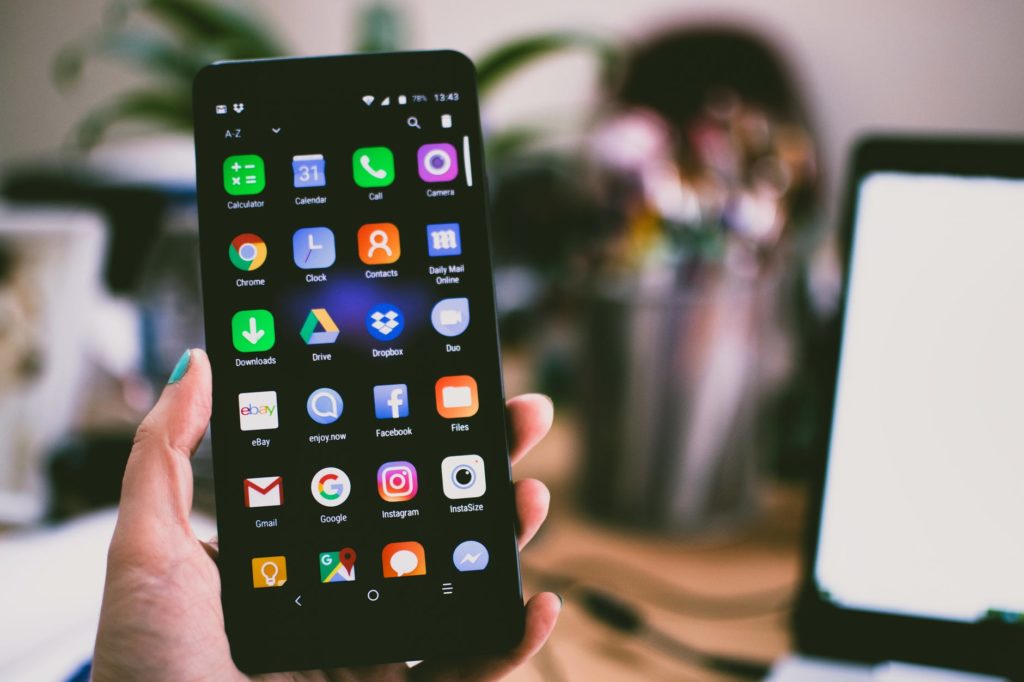 Có 2 cách kích hoạt JavaScript trên điện thoại Android