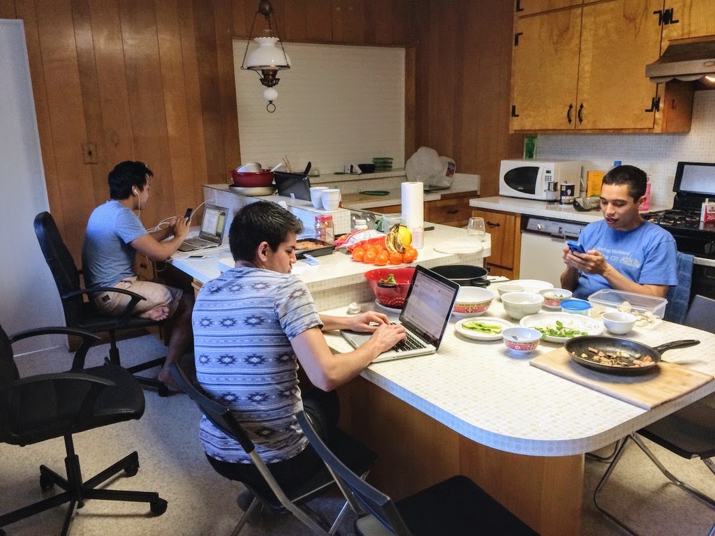 Team ở Menlo Park khi ấy có tất cả 4 người